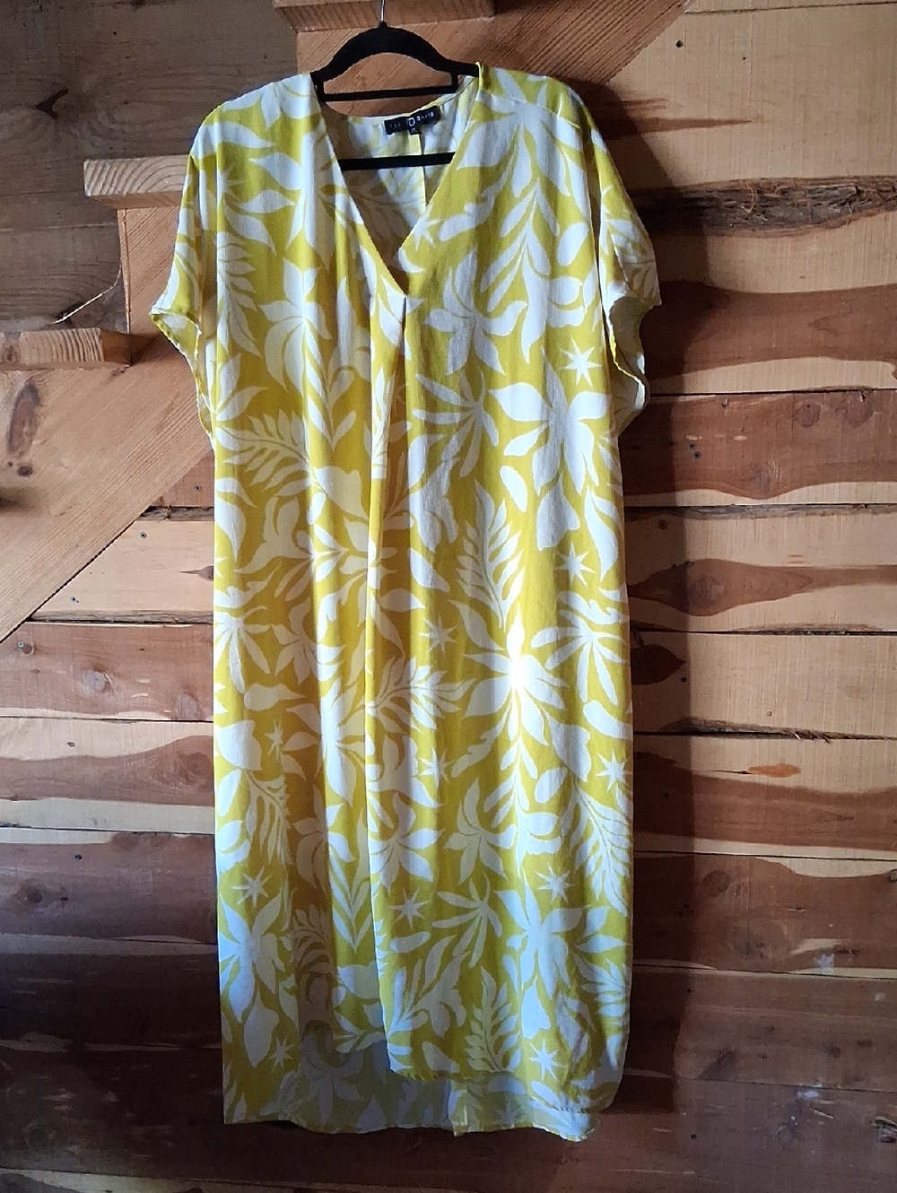 Womens Fred David Plus Size Yellow and White Tropical Print V-Neck Shift Dress